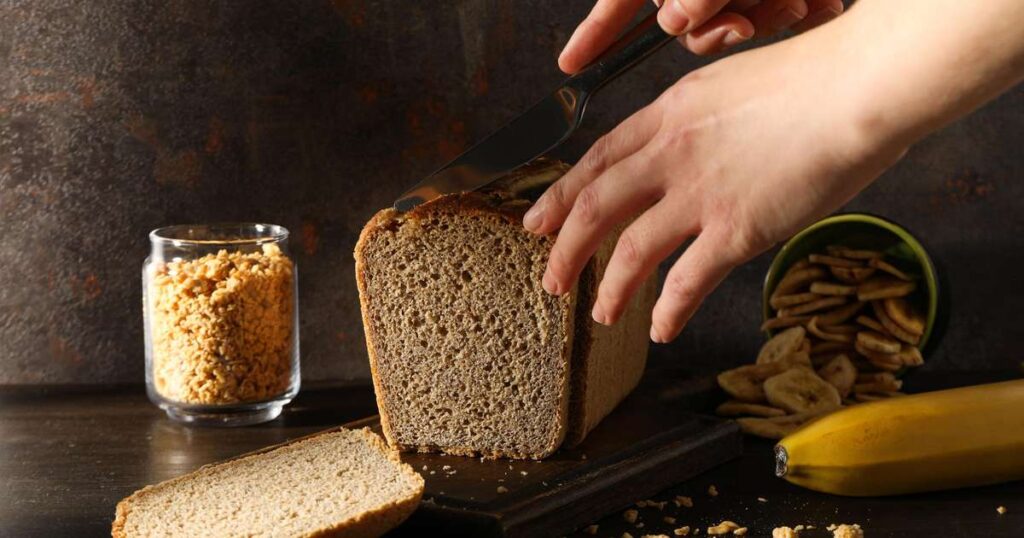 Alimentos saudáveis com baixo índice glicêmico, incluindo frutas, vegetais e grãos integrais.